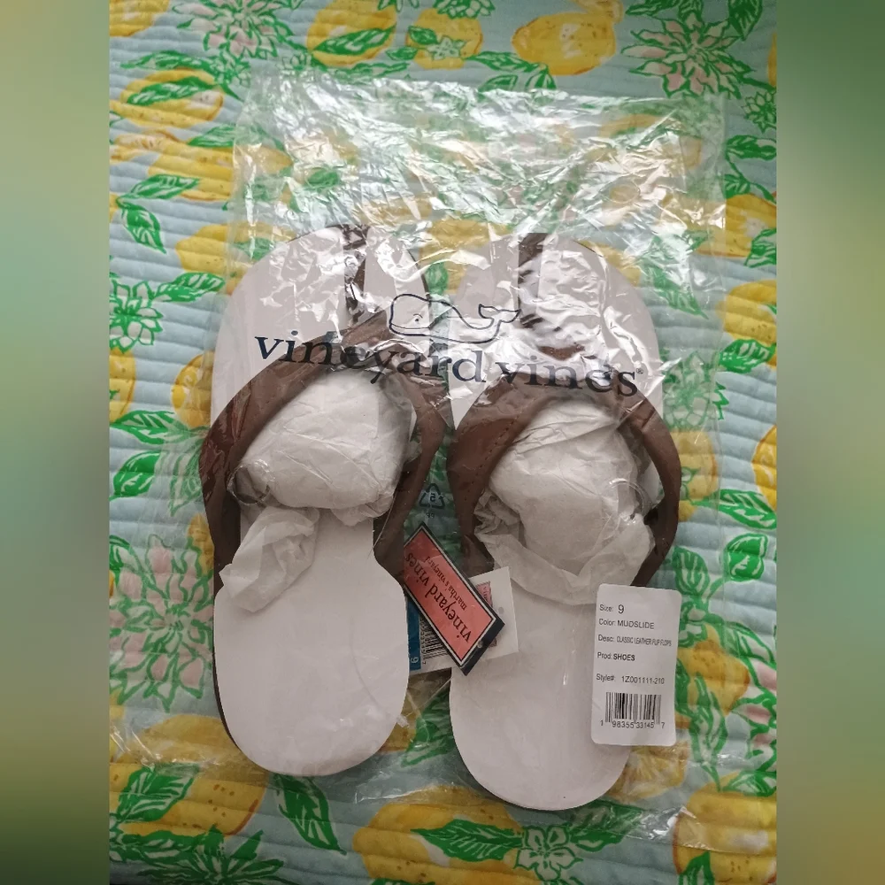 NWT Vineyard Vines Men's Leather Flip Flops - 9